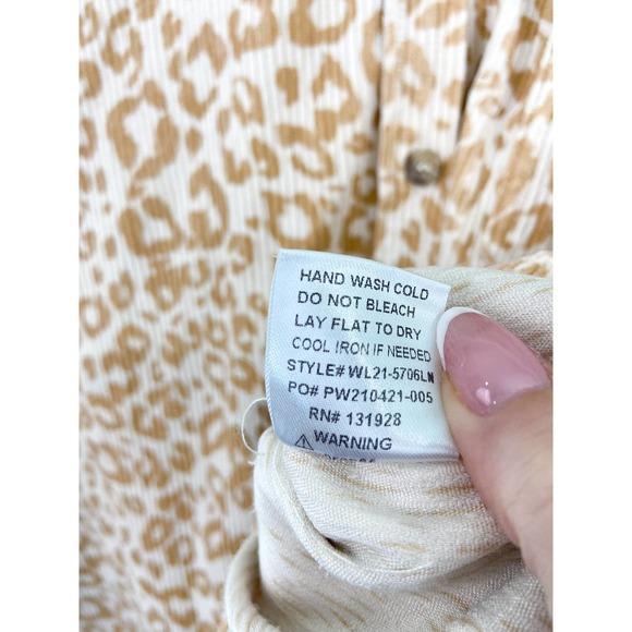 Boutique Brand Leopard Animal Print Corduroy Button Down Oversized Shacket M/L - Picture 7 of 7